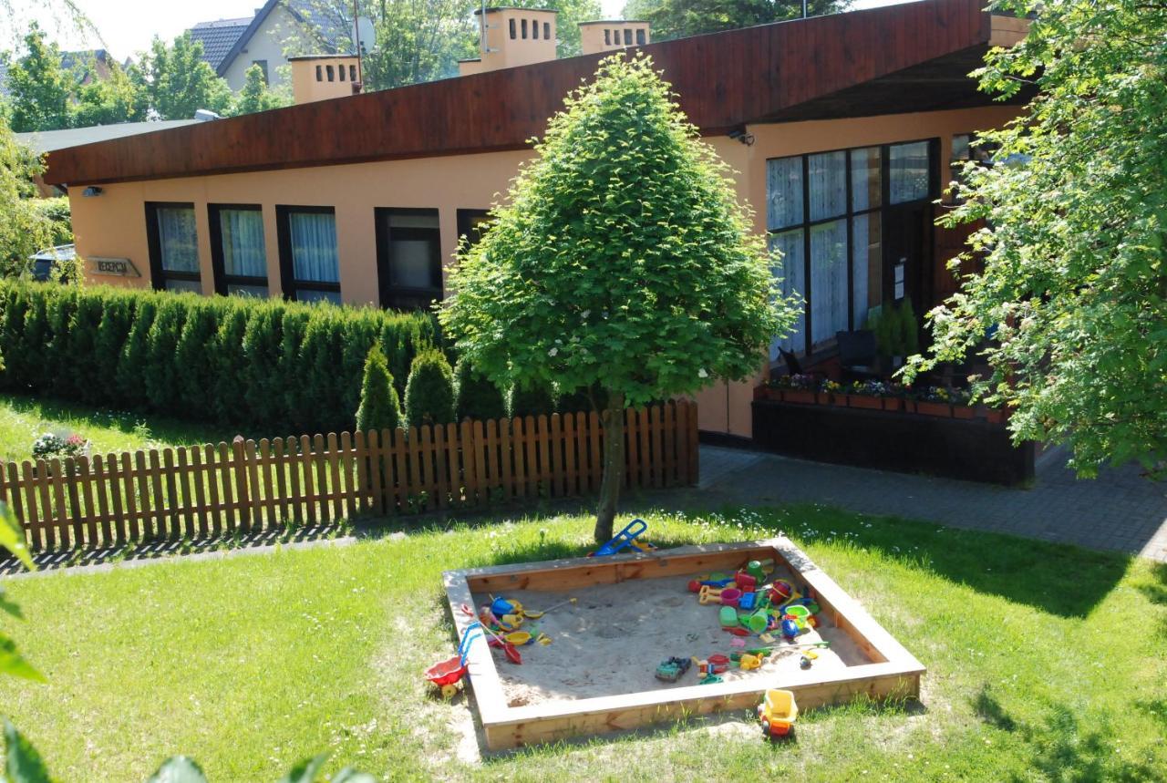 Villa O.W. Sek Karwia Exterior foto