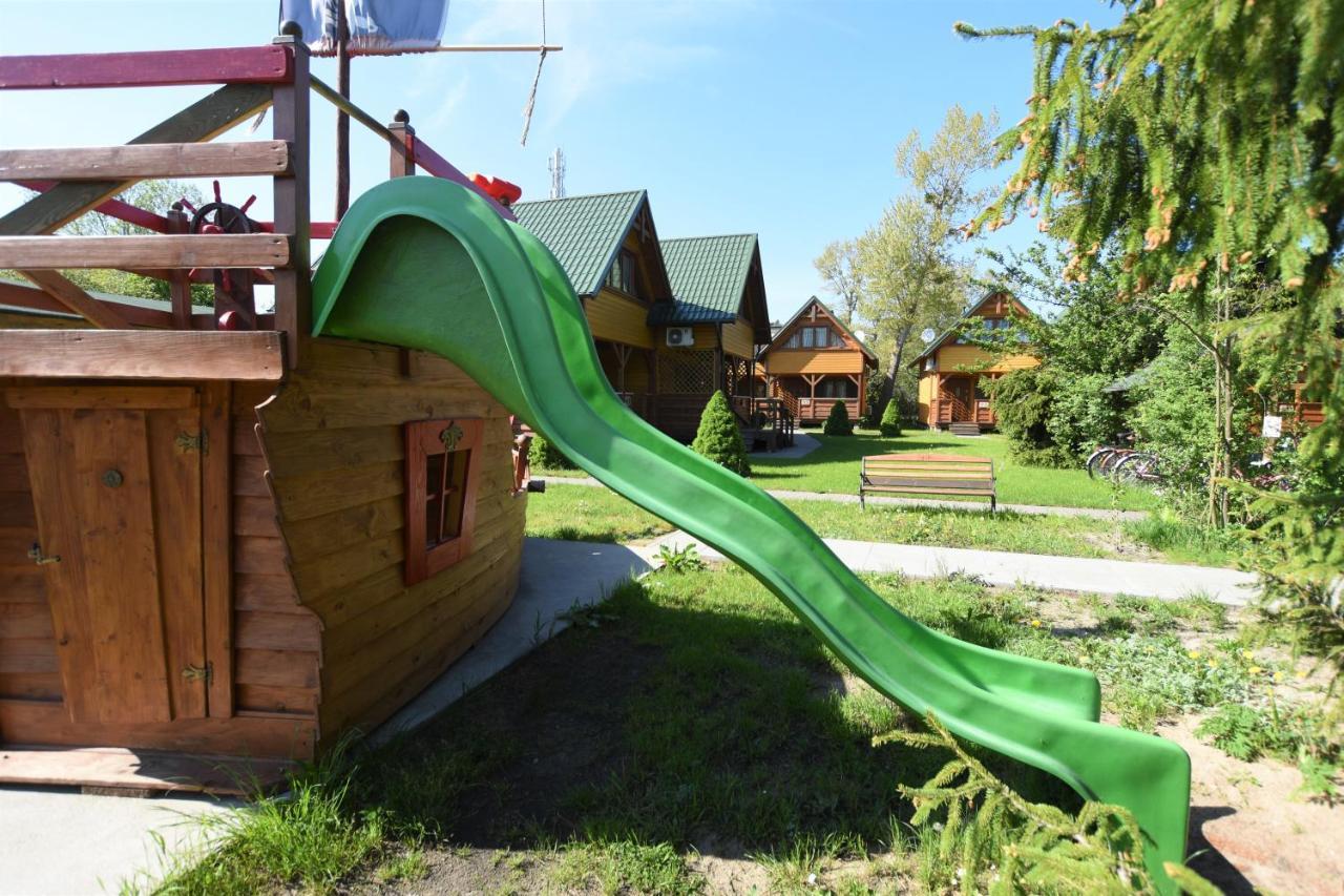 Villa O.W. Sek Karwia Exterior foto